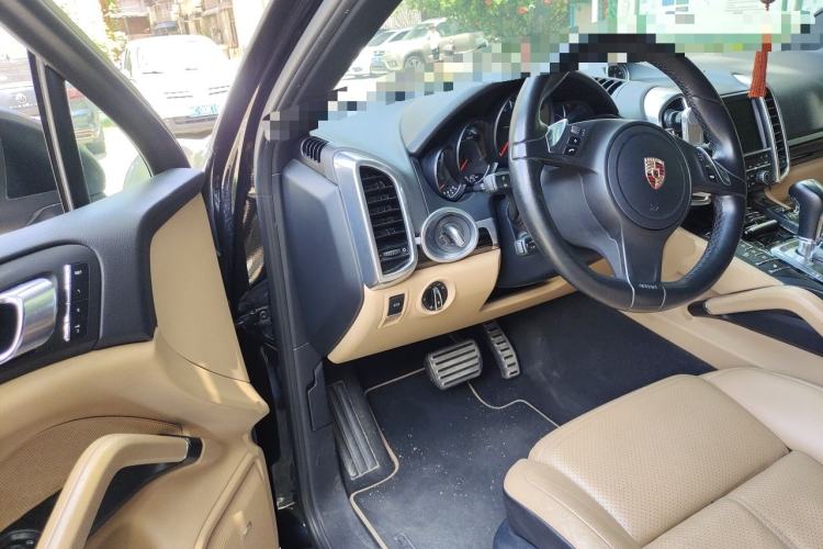 Used Porsche Cayenne 2014 Cayenne Platinum Edition 3.0T Driver Seat