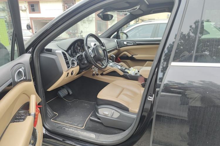 Used Porsche Cayenne 2014 Cayenne Platinum Edition 3.0T Driver Seat