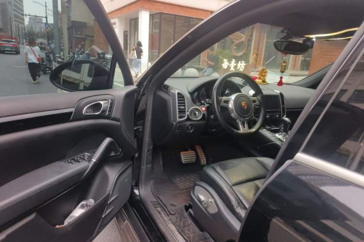 Used Porsche Cayenne 2014 Cayenne Platinum Edition 3.0T Driver Seat
