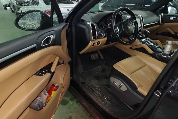 Used Porsche Cayenne 2014 Cayenne Platinum Edition 3.0T Driver Seat
