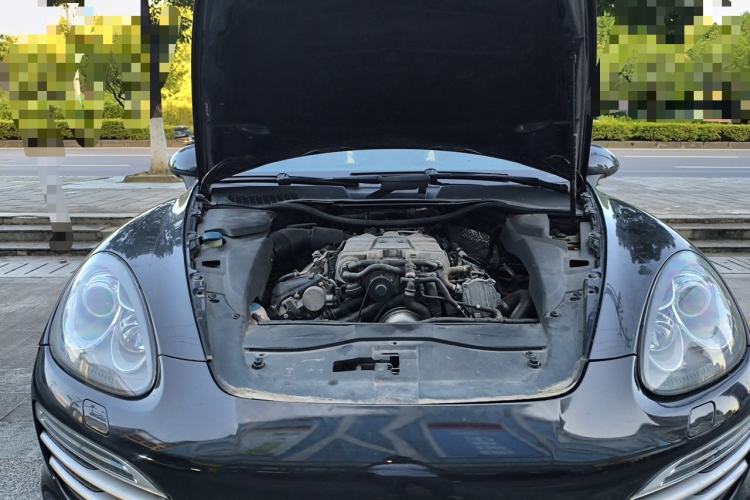 Used Porsche Cayenne 2014 Cayenne Platinum Edition 3.0T Engine Bay