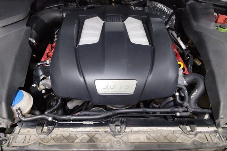 Used Porsche Cayenne 2014 Cayenne Platinum Edition 3.0T Engine Bay