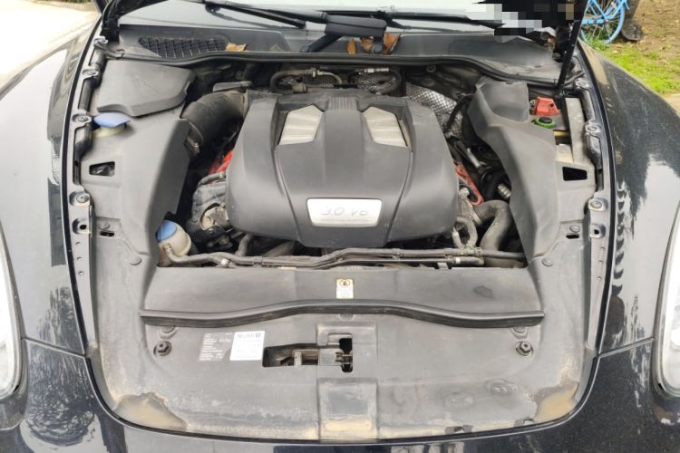Used Porsche Cayenne 2014 Cayenne Platinum Edition 3.0T Engine Bay