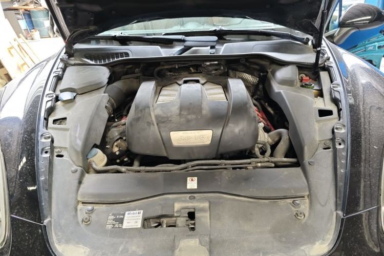 Used Porsche Cayenne 2014 Cayenne Platinum Edition 3.0T Engine Bay