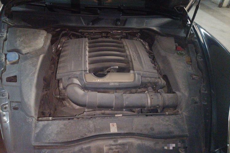 Used Porsche Cayenne  Engine Bay