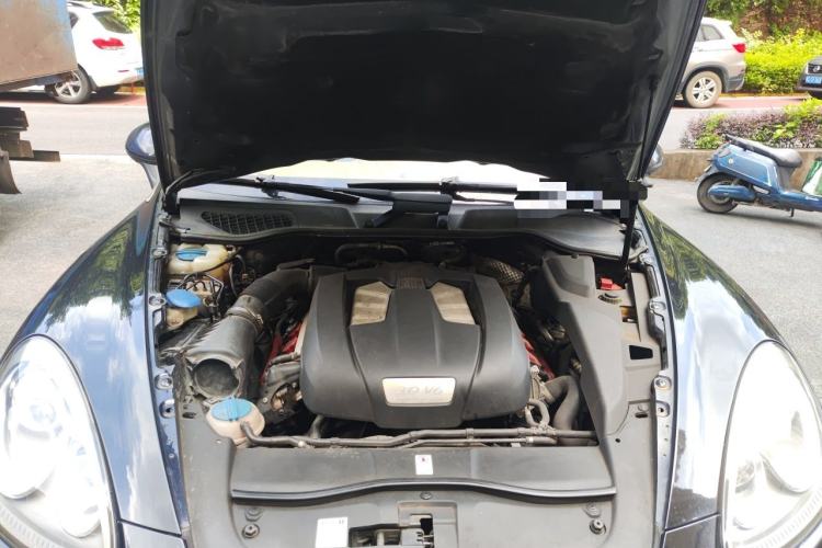 Used Porsche Cayenne 2014 Cayenne Platinum Edition 3.0T Engine Bay