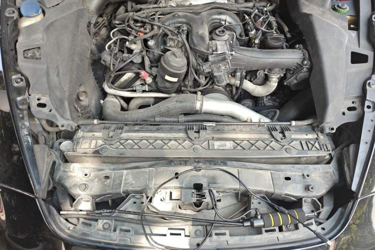 Used Porsche Cayenne  Engine Bay