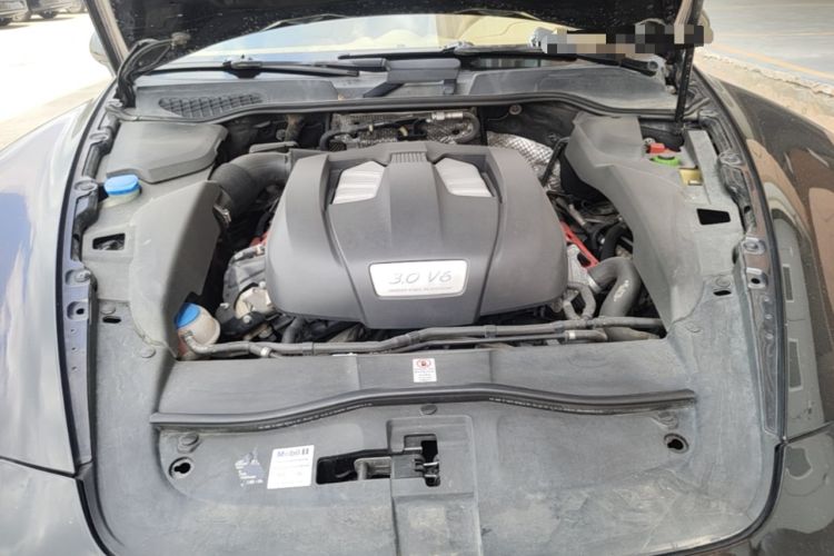 Used Porsche Cayenne 2014 Cayenne Platinum Edition 3.0T Engine Bay