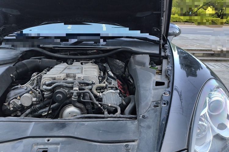 Used Porsche Cayenne 2014 Cayenne Platinum Edition 3.0T Engine Bay Left