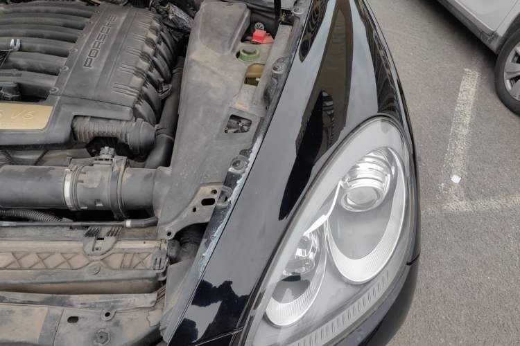 Used Porsche Cayenne  Engine Bay Left