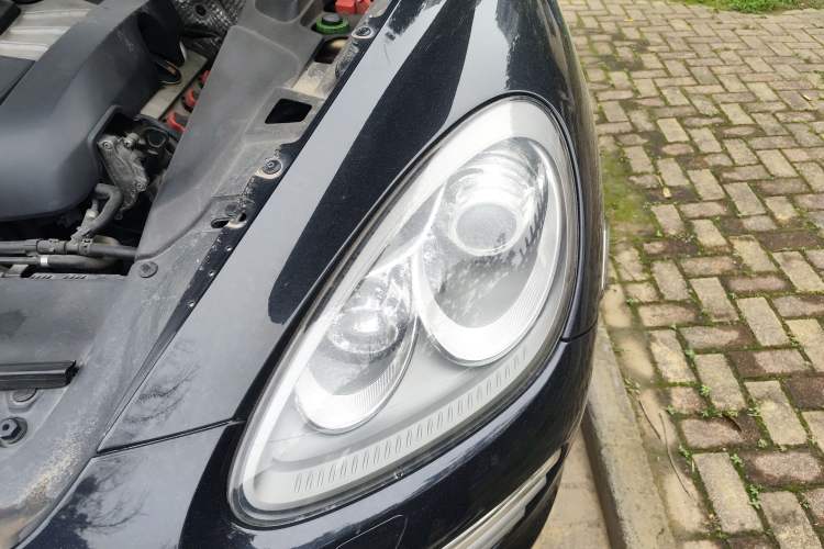 Used Porsche Cayenne 2014 Cayenne Platinum Edition 3.0T Engine Bay Left