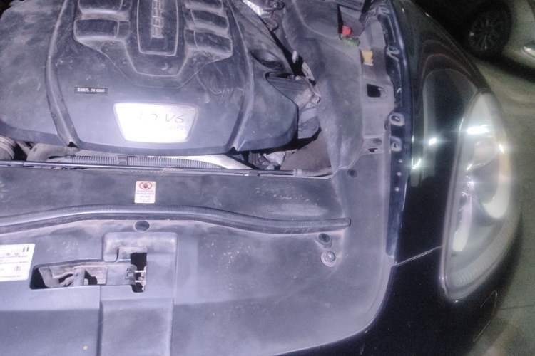 Used Porsche Cayenne  Engine Bay Left