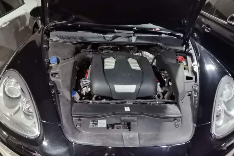 Used Porsche Cayenne  Engine Bay