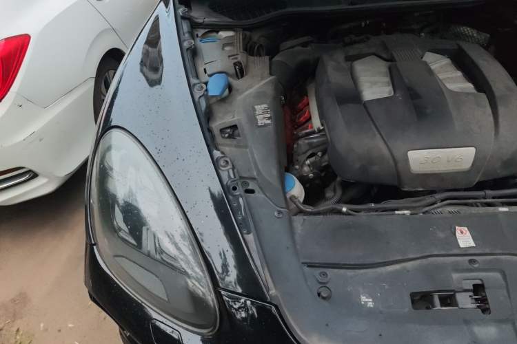 Used Porsche Cayenne 2014 Cayenne Platinum Edition 3.0T Engine Bay Right