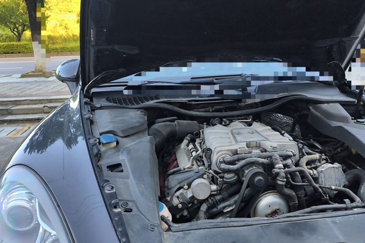 Used Porsche Cayenne 2014 Cayenne Platinum Edition 3.0T Engine Bay Right