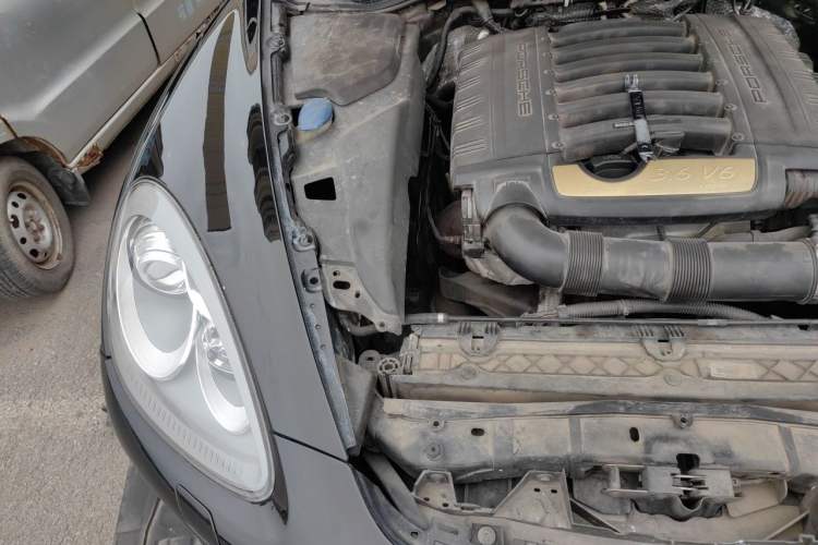 Used Porsche Cayenne  Engine Bay Right