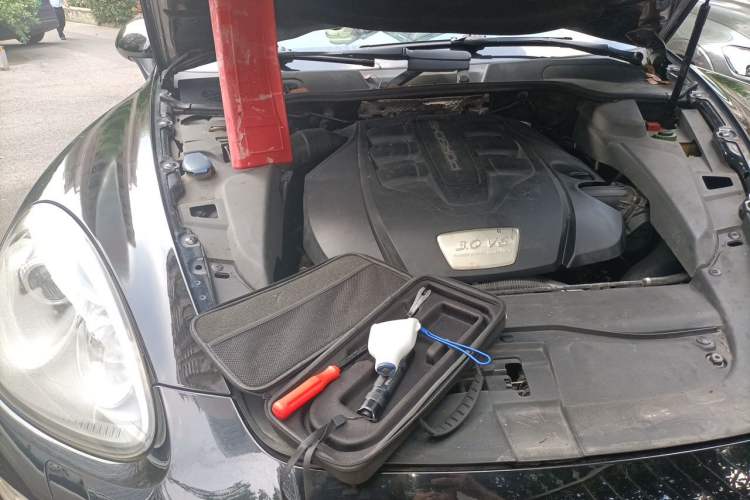 Used Porsche Cayenne  Engine Bay Right