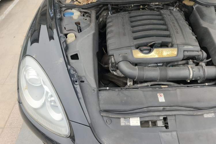 Used Porsche Cayenne 2014 3.6T Automatic Transmission U.S. Specification Engine Bay Right