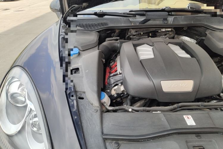 Used Porsche Cayenne 2014 Cayenne Platinum Edition 3.0T Engine Bay Right