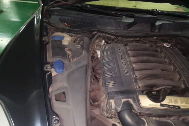 Used Porsche Cayenne  Engine Bay Right