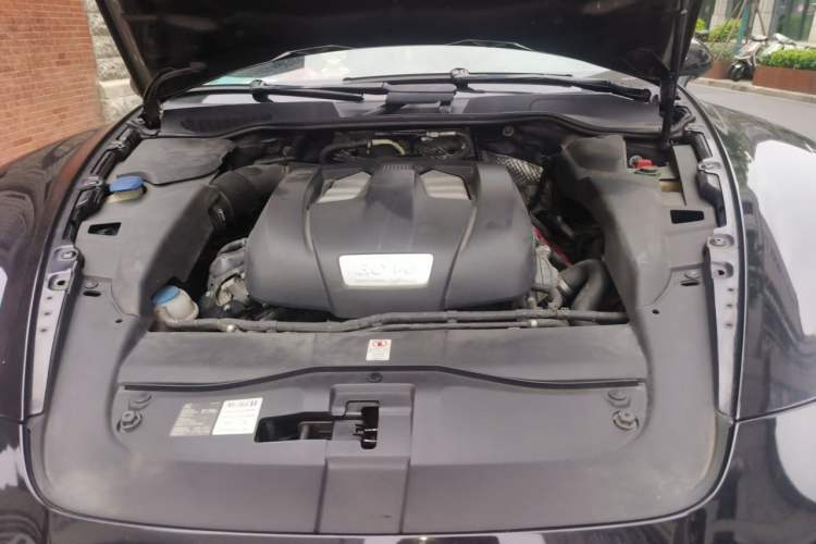 Used Porsche Cayenne 2014 Cayenne Platinum Edition 3.0T Engine Bay