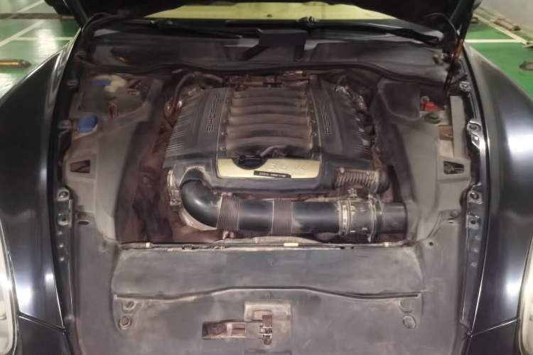 Used Porsche Cayenne  Engine Bay