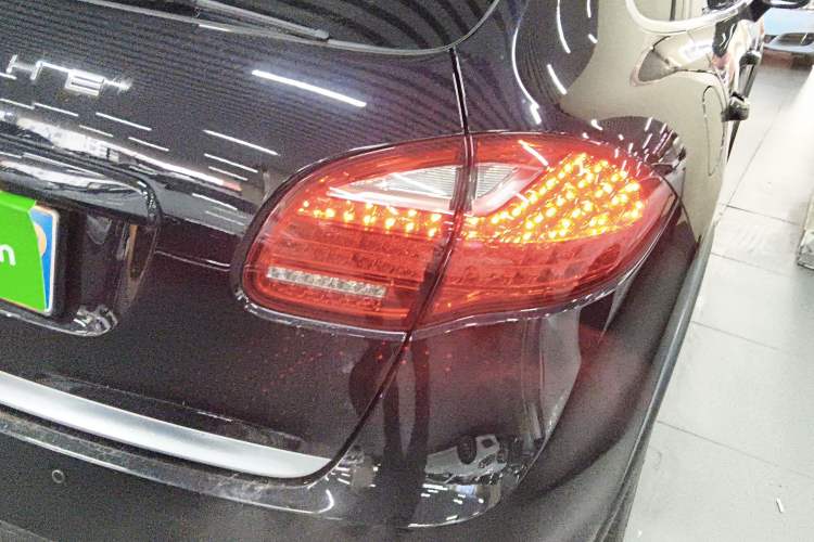 Used Porsche Cayenne 2014 Cayenne Platinum Edition 3.0T Exterior 3