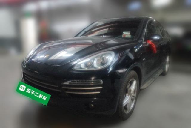 Used Porsche Cayenne 2014 model, 3.0-liter automatic, 5-seater, diesel