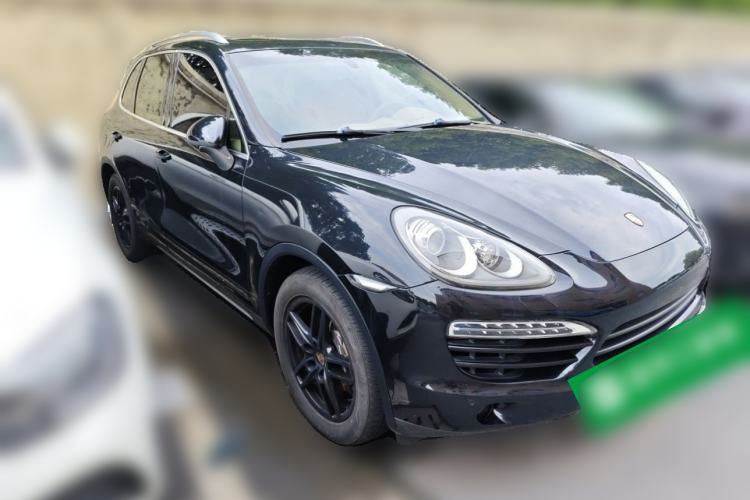 Used Porsche Cayenne 2014 Cayenne Platinum Edition 3.0T Front Right 45 Deg
