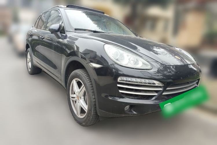 Used Porsche Cayenne 2014 Cayenne Platinum Edition 3.0T Front Right 45 Deg