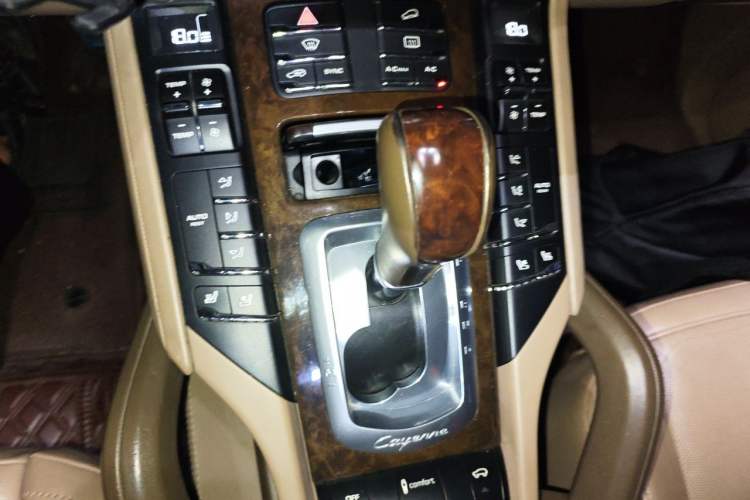 Used Porsche Cayenne 2014 Cayenne Platinum Edition 3.0T Gear Lever