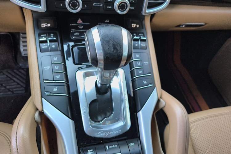 Used Porsche Cayenne 2014 Cayenne Platinum Edition 3.0T Gear Lever