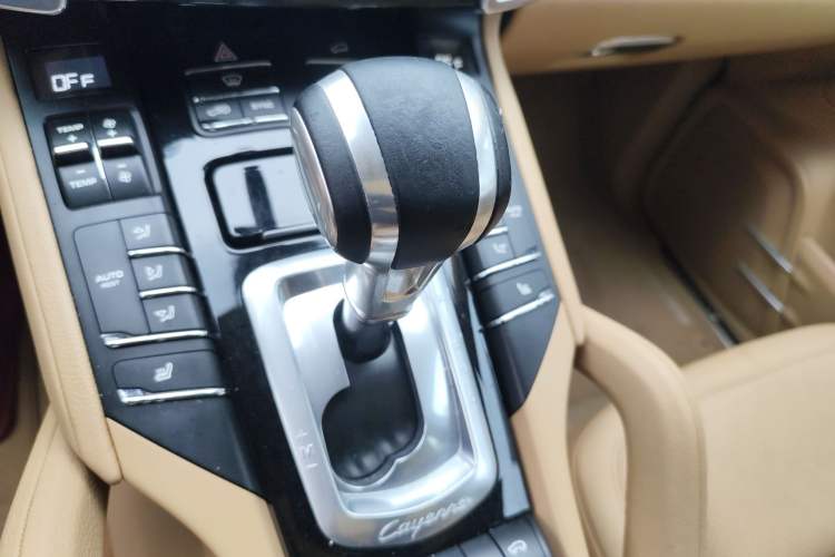 Used Porsche Cayenne 2014 Cayenne Platinum Edition 3.0T Gear Lever