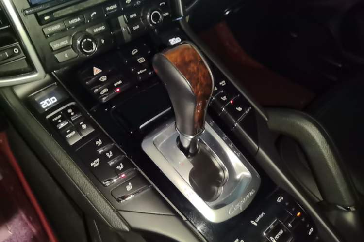 Used Porsche Cayenne  Gear Lever