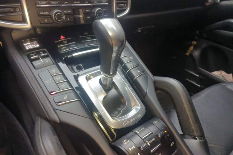 Used Porsche Cayenne 2014 Cayenne Platinum Edition 3.0T Gear Lever