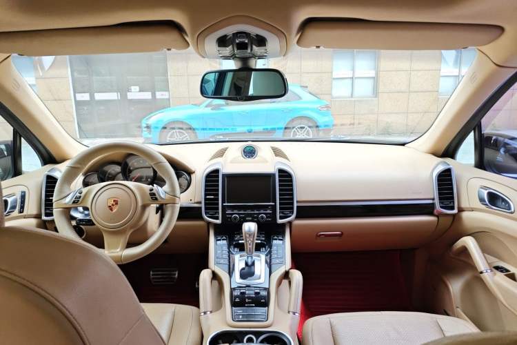 Used Porsche Cayenne 2014 Cayenne Platinum Edition 3.0T Headliner
