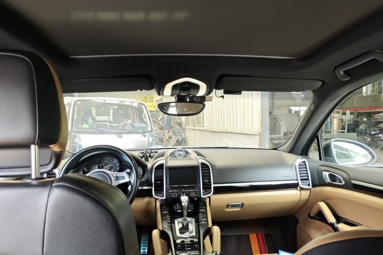 Used Porsche Cayenne 2014 Cayenne Platinum Edition 3.0T Headliner