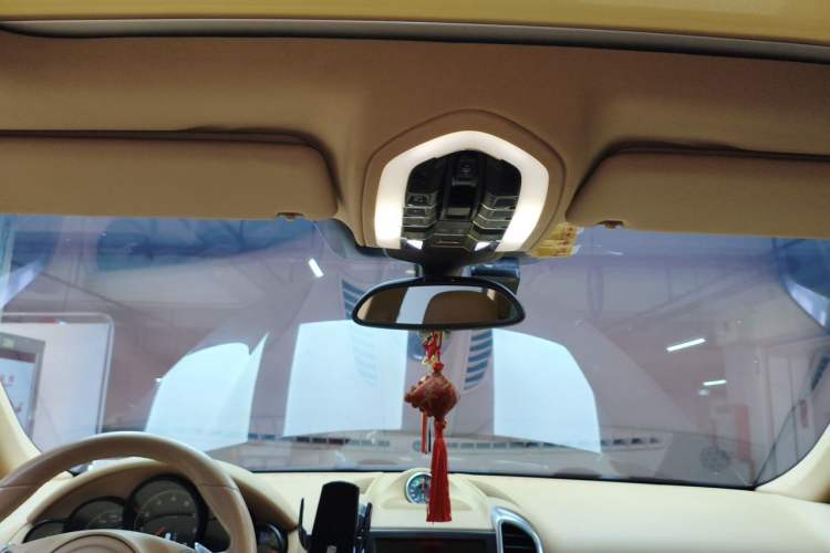 Used Porsche Cayenne  Headliner