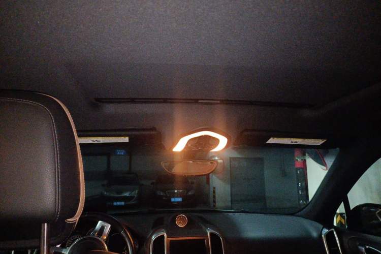 Used Porsche Cayenne  Headliner