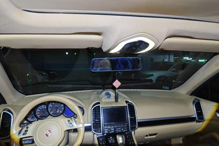 Used Porsche Cayenne 2014 Cayenne Platinum Edition 3.0T Headliner
