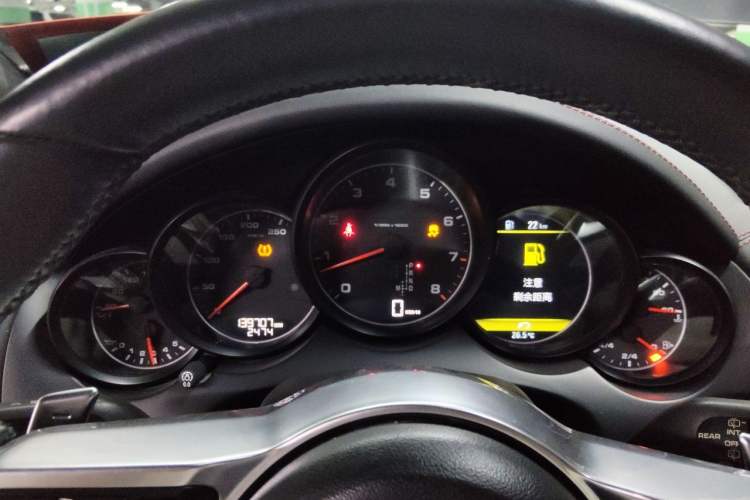 Used Porsche Cayenne 2014 Cayenne Platinum Edition 3.0T Instrument Cluster