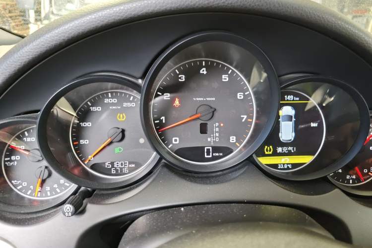 Used Porsche Cayenne 2014 Cayenne Platinum Edition 3.0T Instrument Cluster
