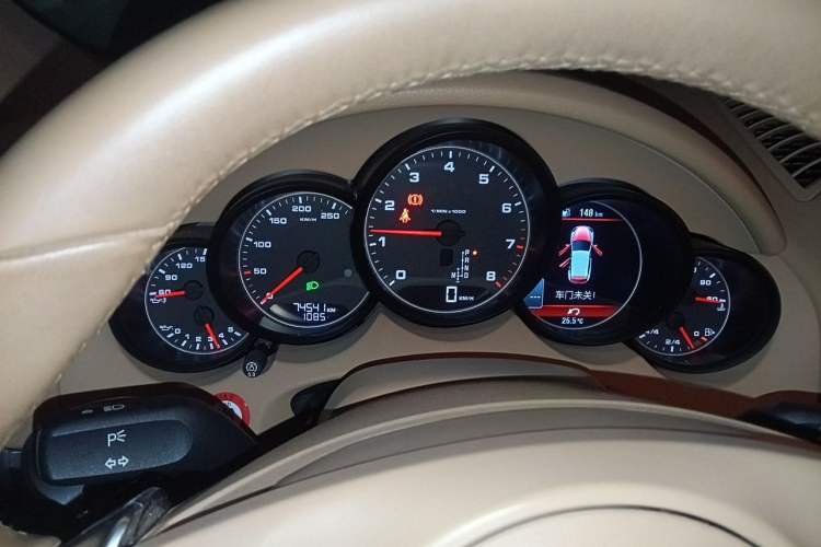 Used Porsche Cayenne 2014 Cayenne Platinum Edition 3.0T Instrument Cluster