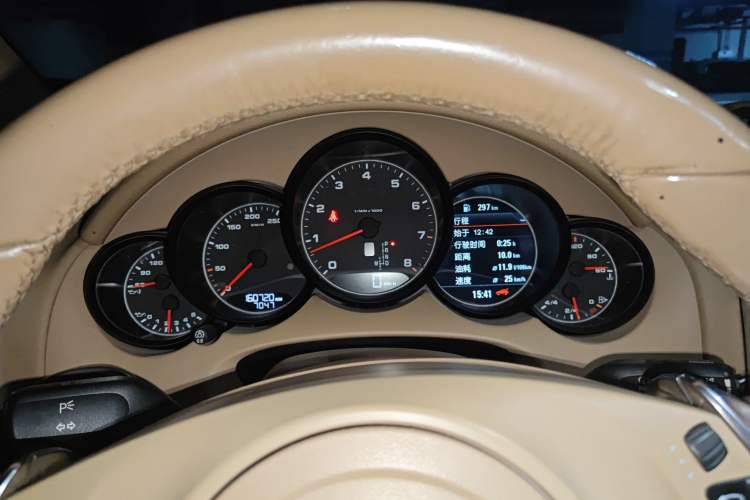 Used Porsche Cayenne 2014 Cayenne Platinum Edition 3.0T Instrument Cluster