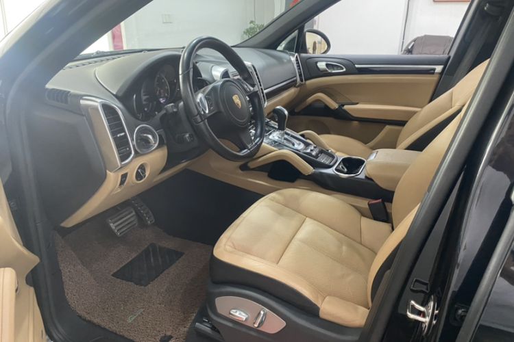 Used Porsche Cayenne 2014 Cayenne Platinum Edition 3.0T Interior 1