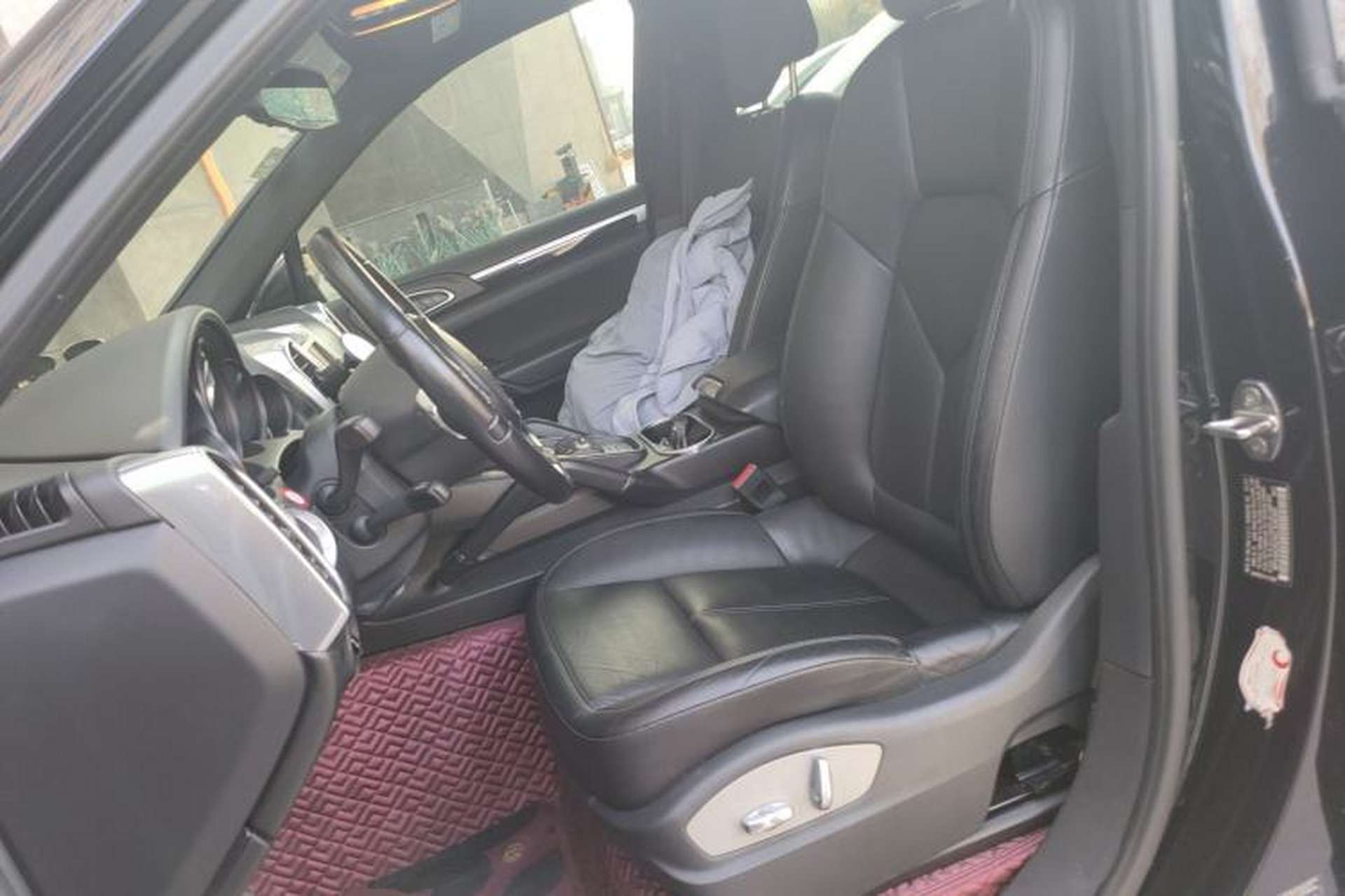 Used Porsche Cayenne  Left Front Seat