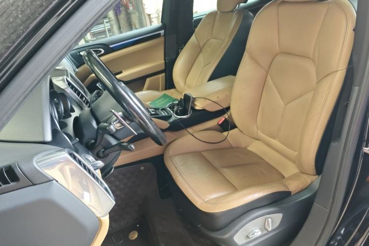 Used Porsche Cayenne 2014 Cayenne Platinum Edition 3.0T Left Front Seat