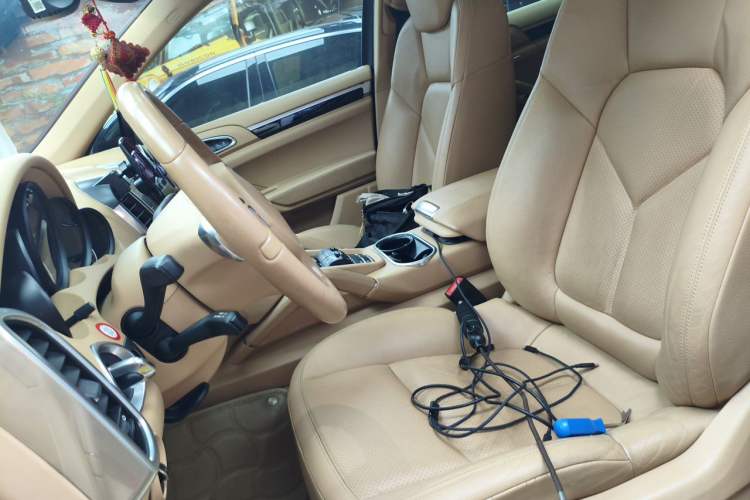 Used Porsche Cayenne  Left Front Seat