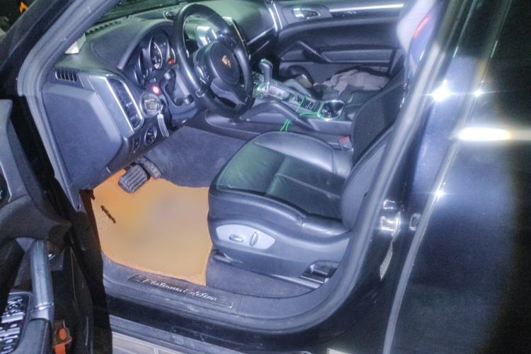 Used Porsche Cayenne  Left Front Seat