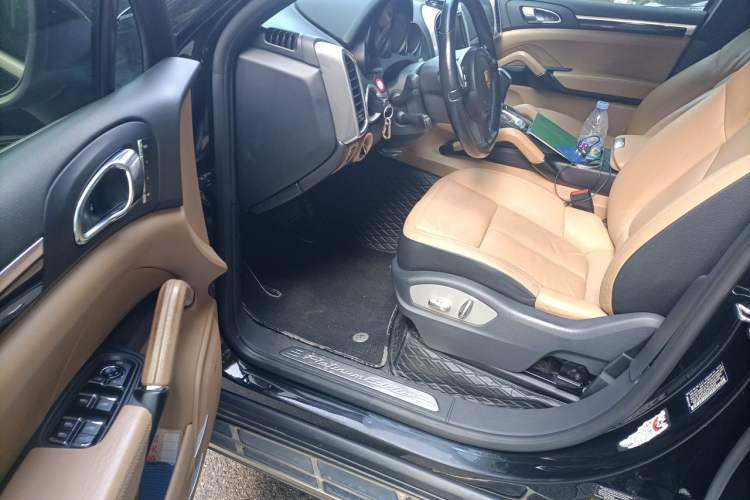 Used Porsche Cayenne  Left Front Seat